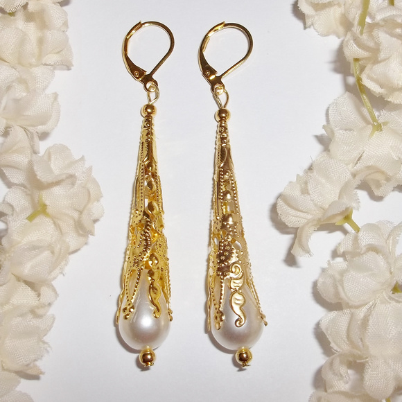 wvluckygirl Jewelry - Long Earrings White Pearl & Gold Statement 4572